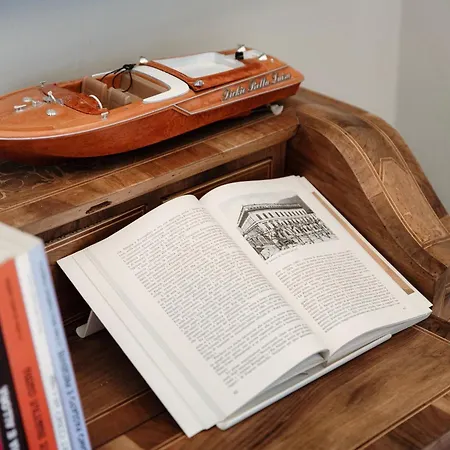 Miranda & Boat كومو